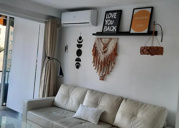 Happy Loix Wifi Garage Gratis * Бенидорм